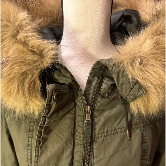 NWT BASS CO Fur Hood Winter Coat - Picture 2 of 14
